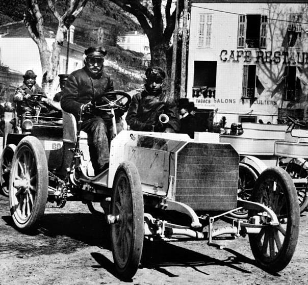 Mercedes 35 PS, Gewinner des Rennens Nizza-Aix-Salon-Nizza, 1901. Rennwagen des Baron Henri de Rothschild mit W. Werner am Steuer - dem späteren Fahrer des Deutschen Kaisers. 